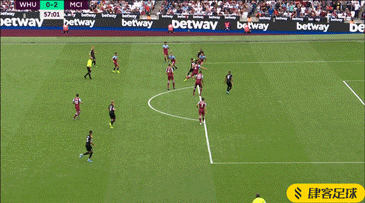 朗斯力压大巴黎，持续领跑法甲积分榜，萨热打造铁血球队