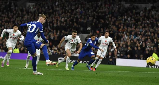 上轮下蛋导致丢球！官方：大阪钢巴门将一森纯拇指骨折