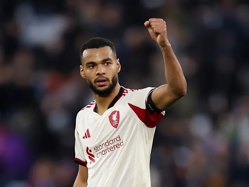 丰塞卡：谢尔基需改善防守态度，以适应曼城的战术纪律