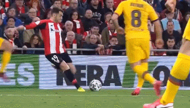 阿斯：皇马绝不会通过竞价来引援中卫，专注于合同到期的球员