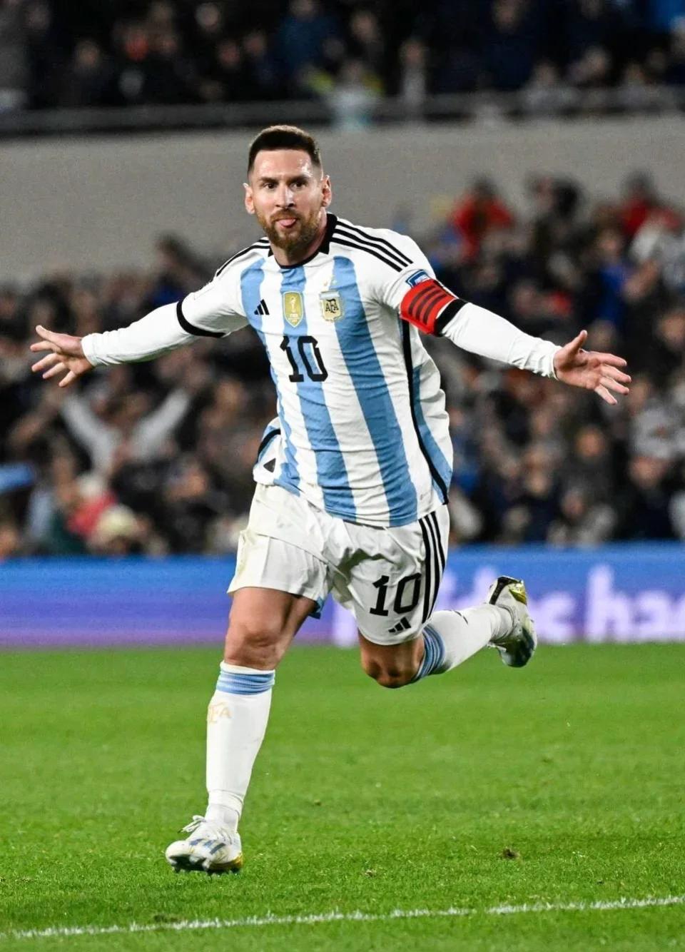 官方：澳大利亚裁判组执法海港客战柔佛，埃文斯担任主裁判